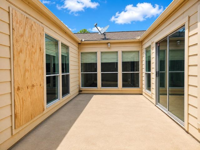 11927 Lakewood West Drive, Cypress, TX 77429