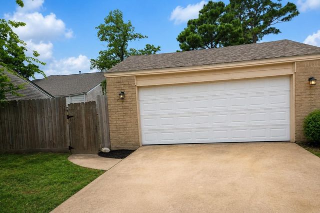 11927 Lakewood West Drive, Cypress, TX 77429