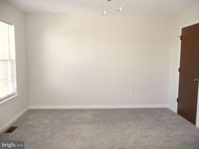 255 WATERFORD LN, Winchester, VA 22602