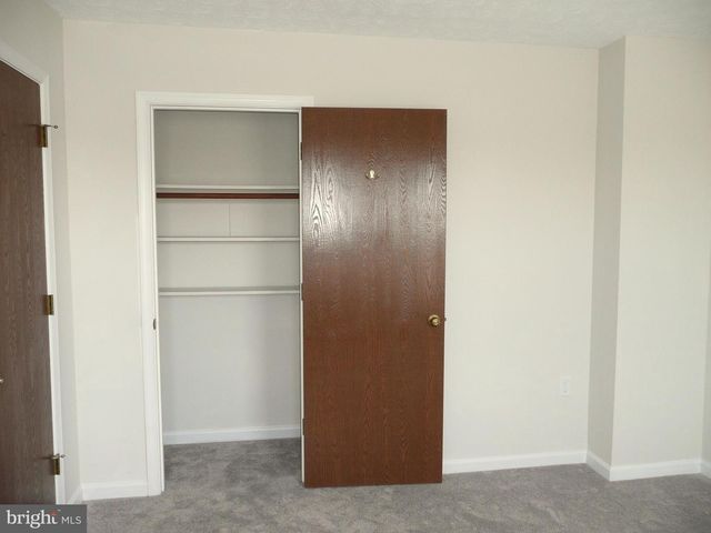 255 WATERFORD LN, Winchester, VA 22602