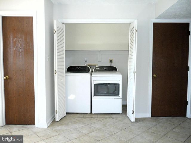 255 WATERFORD LN, Winchester, VA 22602