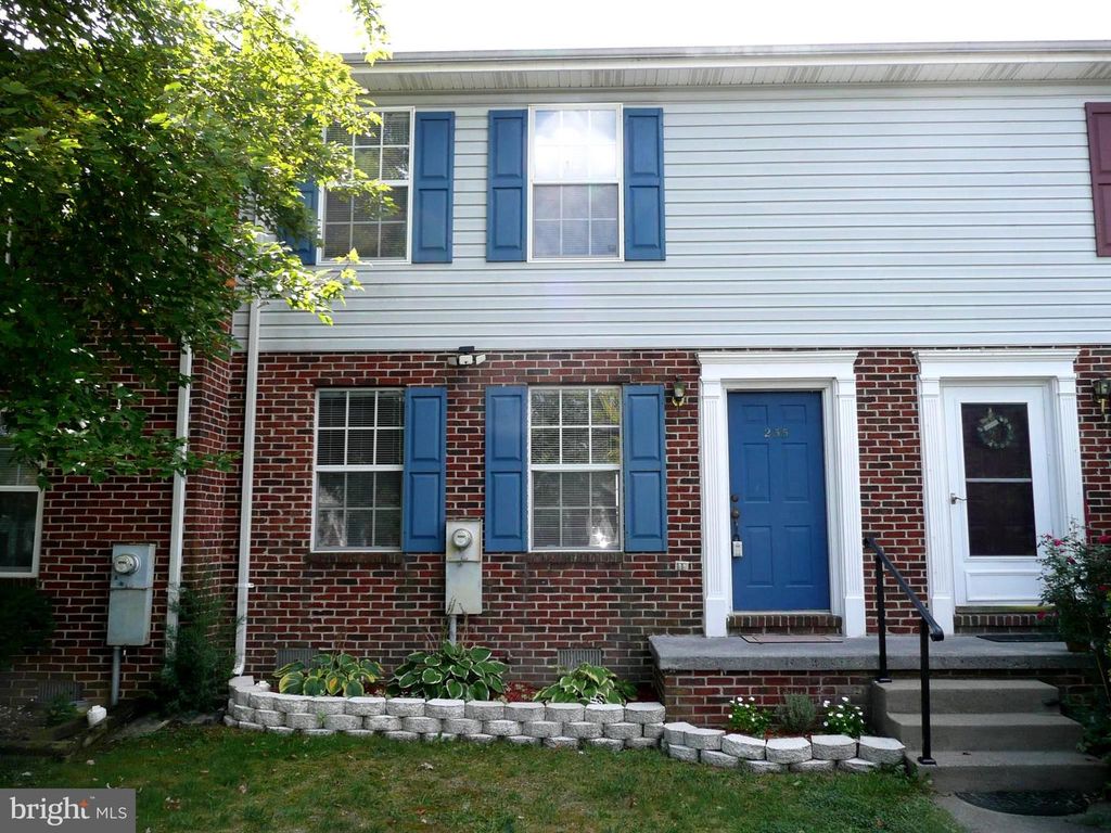 255 WATERFORD LN, Winchester, VA 22602