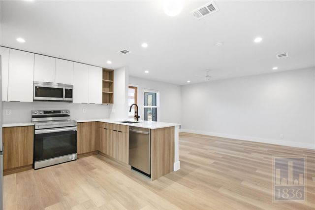 5304 Saint Georges GRN B, Austin, TX 78745