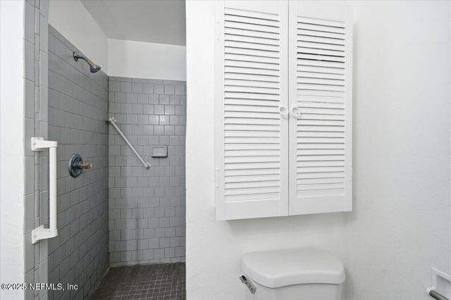 2142 FOURAKER Road, Jacksonville, FL 32210