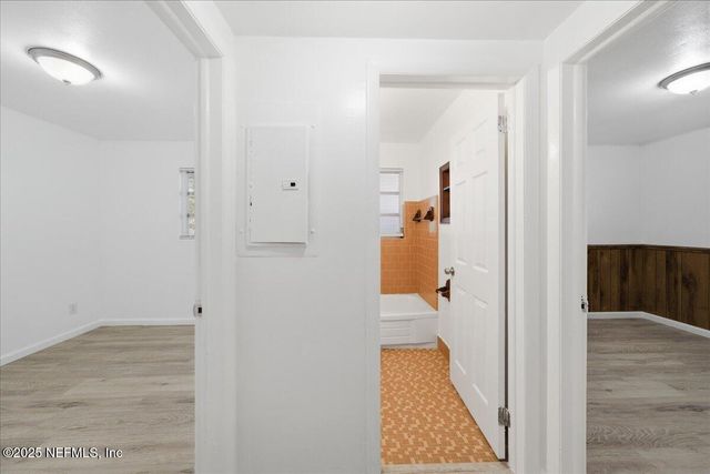 2142 FOURAKER Road, Jacksonville, FL 32210