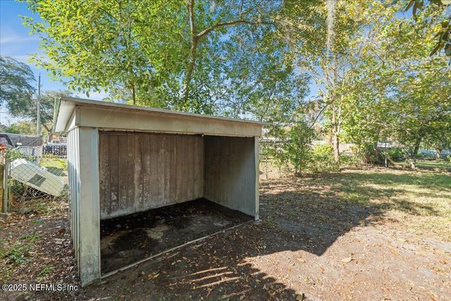 2142 FOURAKER Road, Jacksonville, FL 32210