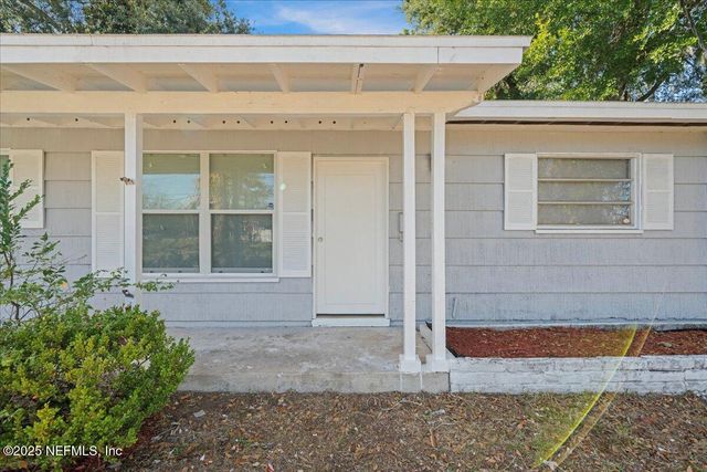 2142 FOURAKER Road, Jacksonville, FL 32210