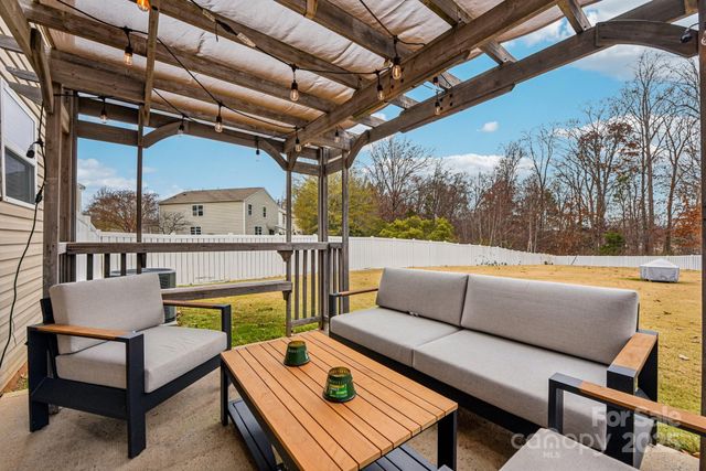 8826 Gray Willow Road, Charlotte, NC 28227