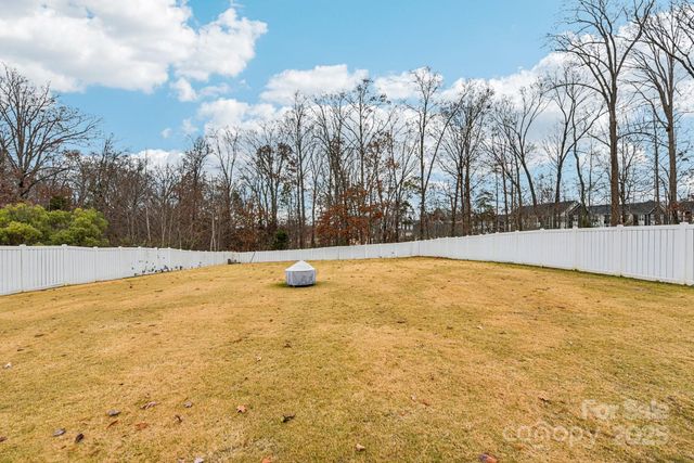 8826 Gray Willow Road, Charlotte, NC 28227