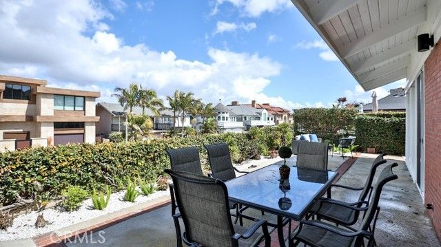 16602 Wellington Circle C-2, Huntington Beach, CA 92649