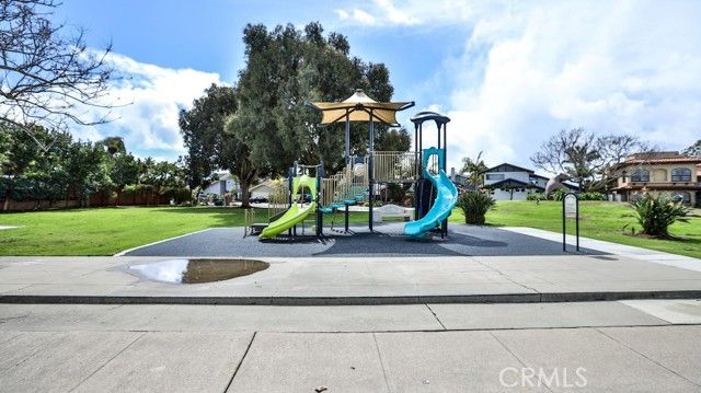 16602 Wellington Circle C-2, Huntington Beach, CA 92649