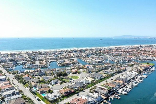 16602 Wellington Circle C-2, Huntington Beach, CA 92649