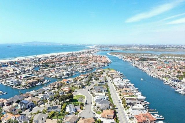 16602 Wellington Circle C-2, Huntington Beach, CA 92649