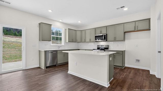 713 Lazy Elm Lane, Aberdeen, NC 28315