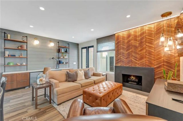 310 18th Street, Huntington Beach, CA 92648