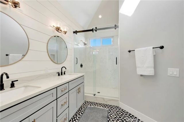 310 18th Street, Huntington Beach, CA 92648