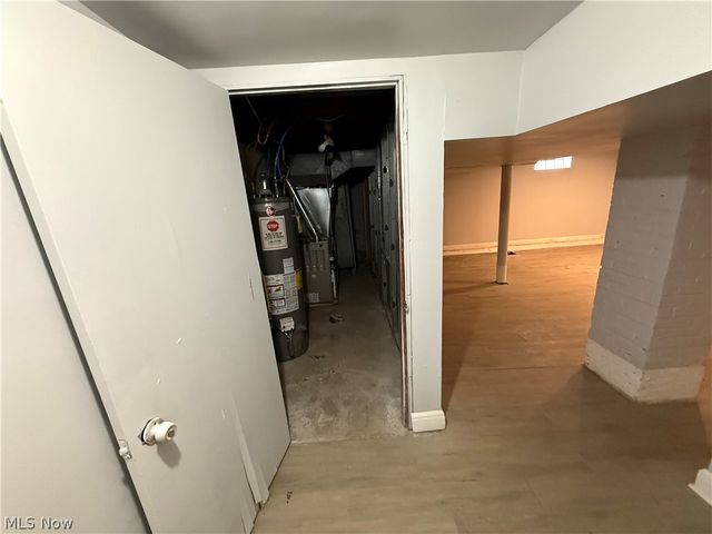 1068 Nela View Road, Cleveland Heights, OH 44112