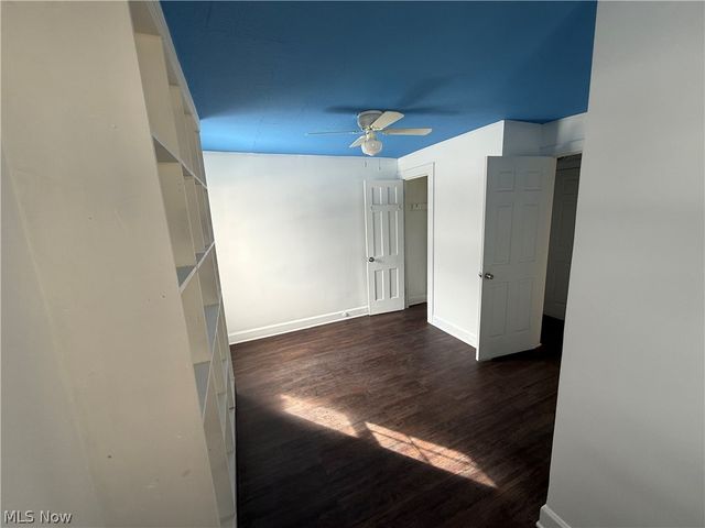 1068 Nela View Road, Cleveland Heights, OH 44112