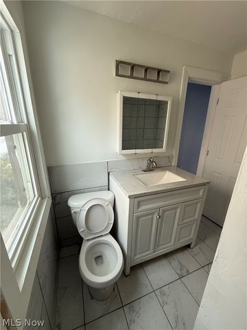 1068 Nela View Road, Cleveland Heights, OH 44112