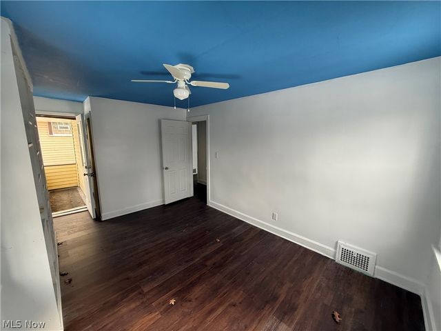 1068 Nela View Road, Cleveland Heights, OH 44112