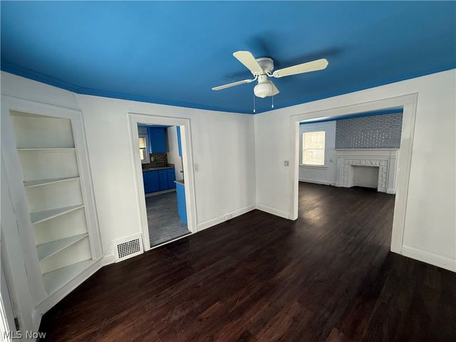 1068 Nela View Road, Cleveland Heights, OH 44112