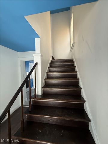 1068 Nela View Road, Cleveland Heights, OH 44112