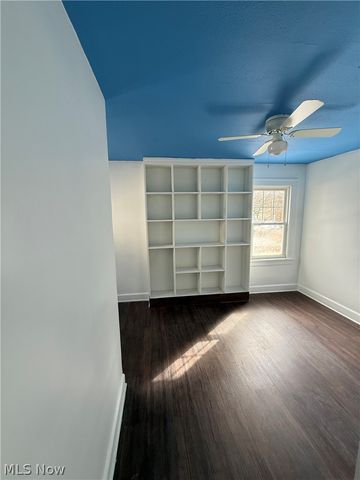 1068 Nela View Road, Cleveland Heights, OH 44112