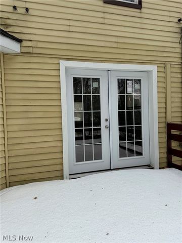 1068 Nela View Road, Cleveland Heights, OH 44112