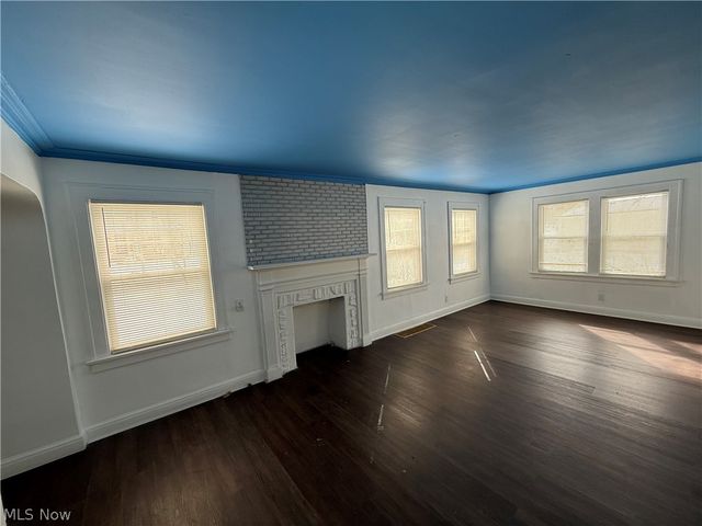 1068 Nela View Road, Cleveland Heights, OH 44112