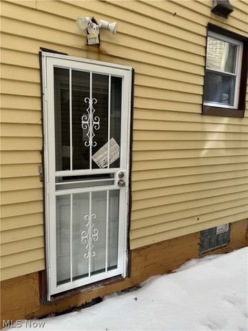 1068 Nela View Road, Cleveland Heights, OH 44112