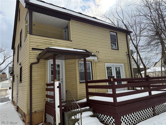 1068 Nela View Road, Cleveland Heights, OH 44112