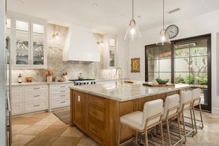 1040 Crest Dr, Encinitas, CA 92024