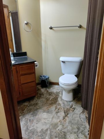 1006 PARK DE VILLE PL, Columbia, MO 65203