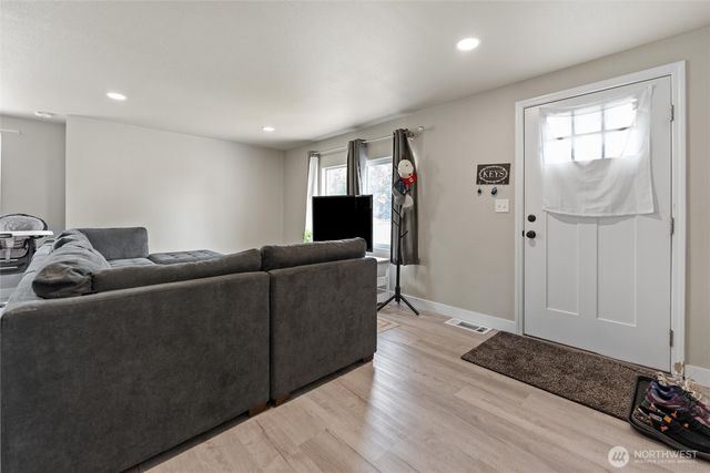 135 F Street SE, Ephrata, WA 98823