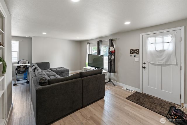 135 F Street SE, Ephrata, WA 98823
