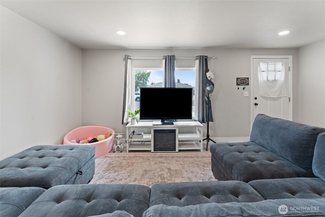 135 F Street SE, Ephrata, WA 98823