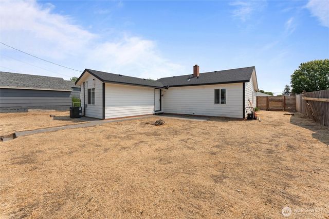 135 F Street SE, Ephrata, WA 98823