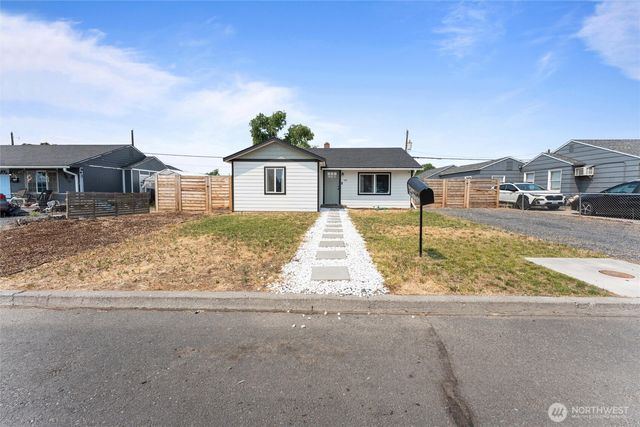 135 F Street SE, Ephrata, WA 98823