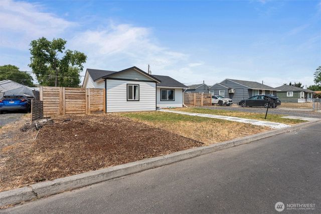 135 F Street SE, Ephrata, WA 98823