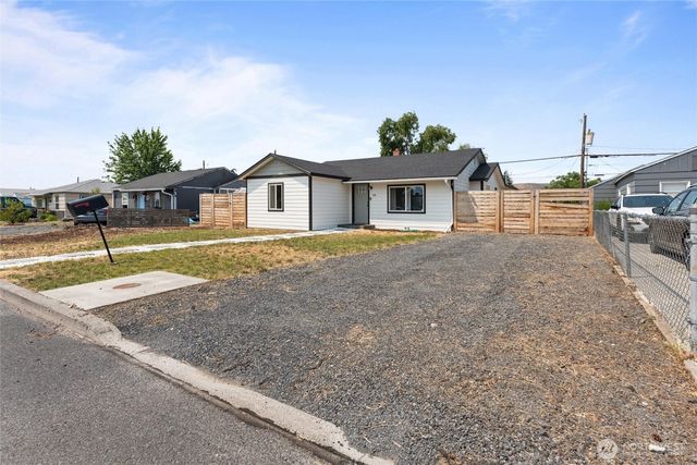 135 F Street SE, Ephrata, WA 98823