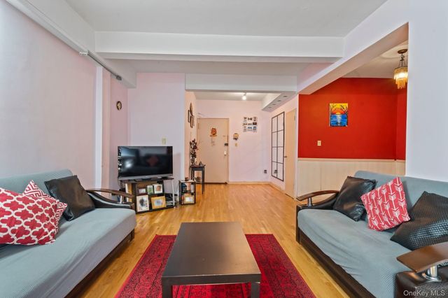 139-15 83rd Avenue 117, Briarwood, NY 11435