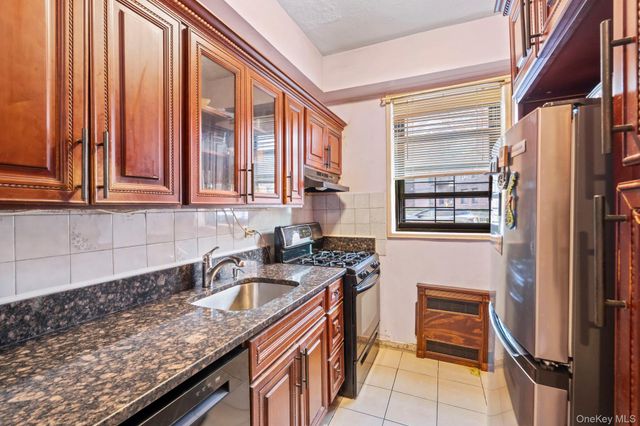139-15 83rd Avenue 117, Briarwood, NY 11435