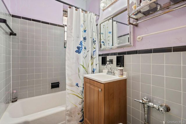 139-15 83rd Avenue 117, Briarwood, NY 11435