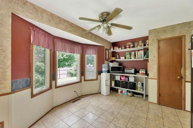 420 Renee Dr, Andover, KS 67002