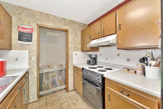 420 Renee Dr, Andover, KS 67002