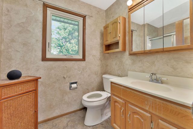 420 Renee Dr, Andover, KS 67002