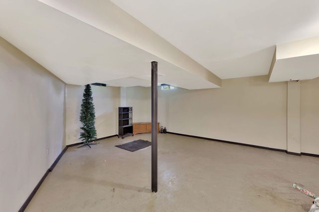 420 Renee Dr, Andover, KS 67002