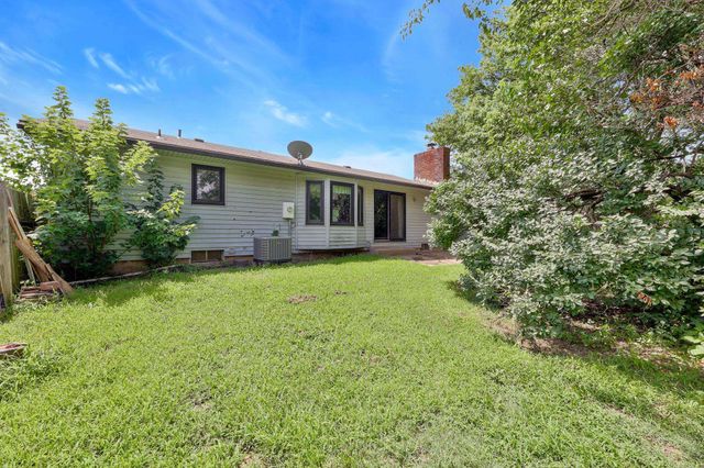 420 Renee Dr, Andover, KS 67002