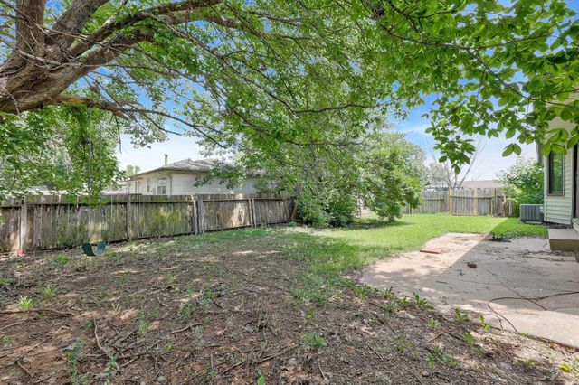 420 Renee Dr, Andover, KS 67002