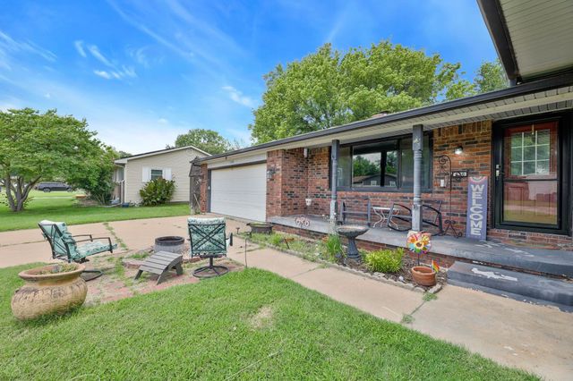 420 Renee Dr, Andover, KS 67002